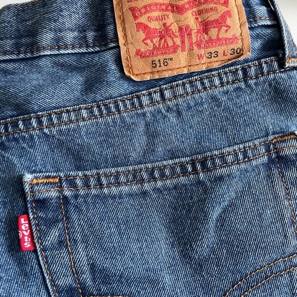 Levi cut off’s - Picture 3 of 4